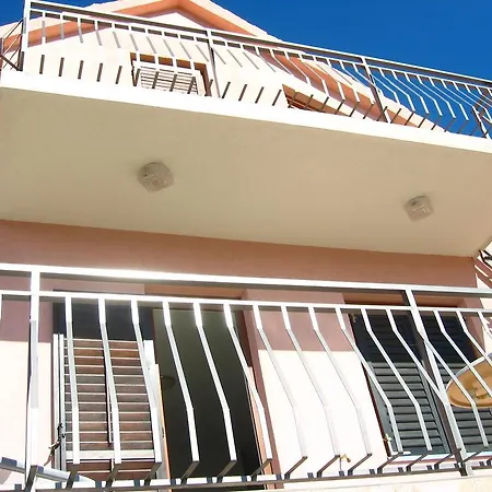 Apartment Vrulje *