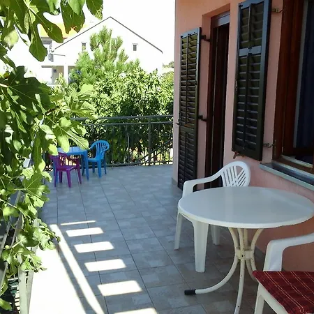 Apartment Vrulje *
